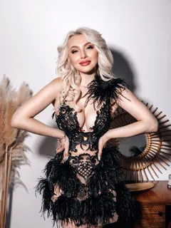 Alyona escort in Naples