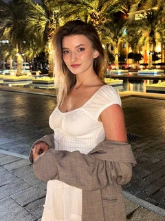 Avelina escort in Rome