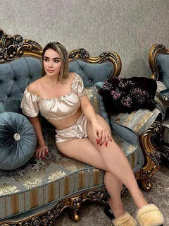 Caroline escort in Turin
