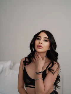 Eira escort in Milan