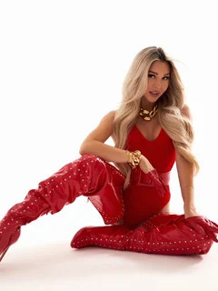 Evelina escort in Naples