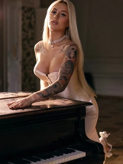Gretta escort in Rome