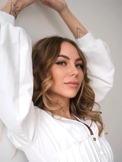 Juli escort in Turin