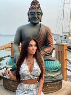 Katya escort in Milan