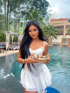 Livia escort in Milan