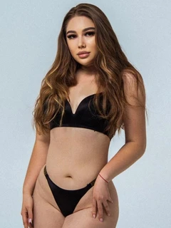  Liya escort in Turin