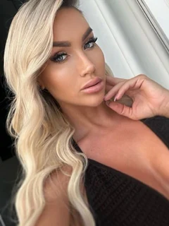 Norina escort in Naples