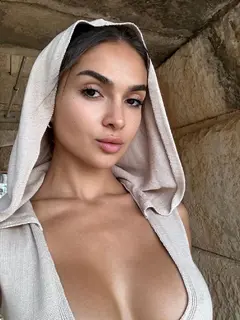 Sage escort in Milan
