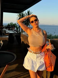 Sana escort in Naples