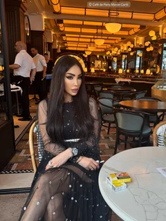 Sarah escort in Naples