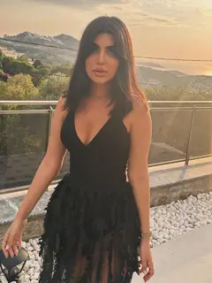 Sulny escort in Naples
