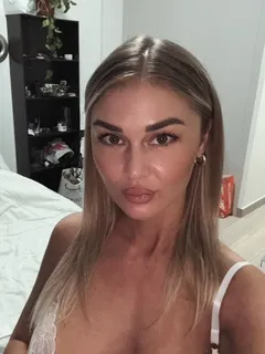 Talia escort in Milan